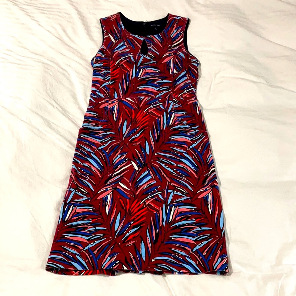 Vibrant leaf pattern sheath dress